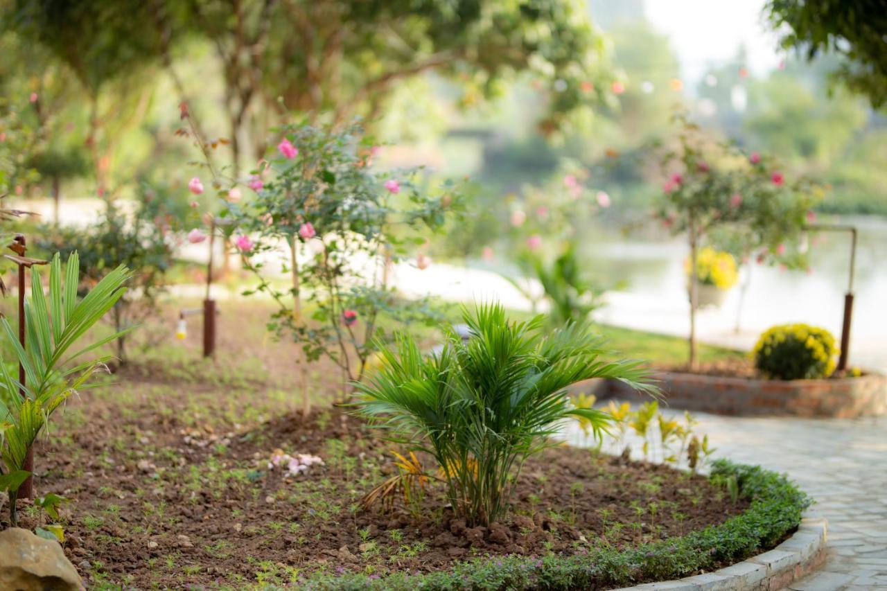 Serena Riverside Homestay - Trang An นิญบิ่ญ ภายนอก รูปภาพ